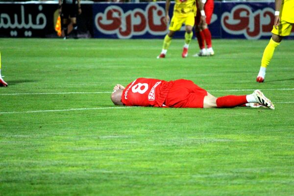 بازی بدون گل تراکتور و فجر سپاسی