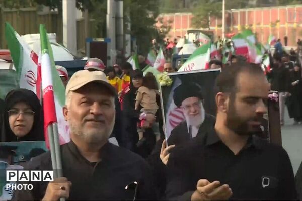 اشک‌ها و بغض‌های میلیونی در مسیر تشییع پیکر مطهر رهبر شهید