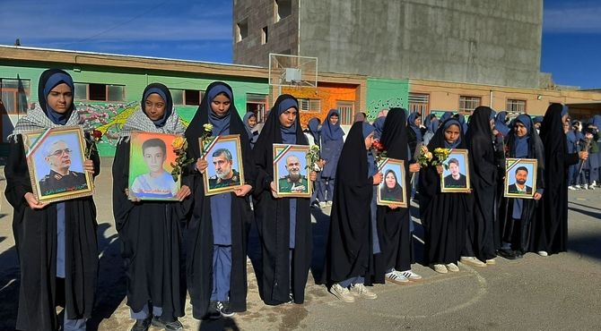 تشییع شهید گمنام در مدرسه فرزانگان شهرستان کمیجان