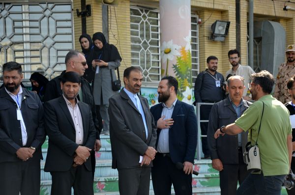 حضور پرشور مردم شهرکرد پای صندوق‌های رای برای اقتدار ایران