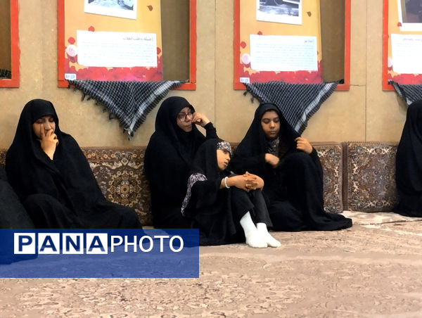 محفل شعرخوانی نخبگان ادبی با حضور مشاور رئیس‌جمهور شهید در قم