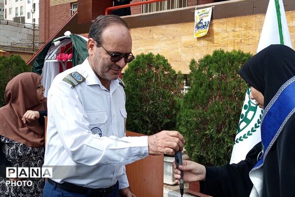 آماده‌سازی دوره تربیت مربی پیشتاز کاردان و اردو بازی در مدرسه شاهد بهشت شهرستان رباط‌کریم