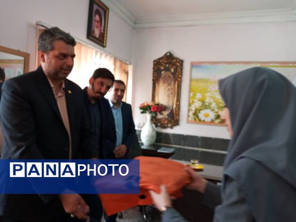 بازدید معاون پرورشی اداره آموزش و پرورش شهرستانهای تهران از نزدیک با مشکلات و چالش های مدرسه شهید رستمی