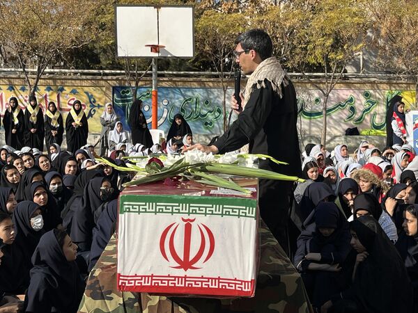 پایان مسیر عاشقی با بدرقه پیکر شهید گمنام