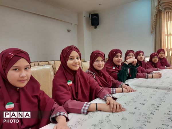 جشنواره سرود منطقه میمه؛ نمایش همدلی و شور دانش‌آموزی در خانه معلم