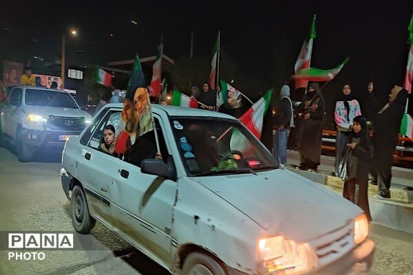 یک دنیا شاهد و مبهوت از حضور خیابانی مردم شهر بار