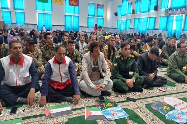 حضور پرشور دانش‌آموزان و فرهنگیان بخش دیشموک در گرامیداشت یوم‌الله 9 دی