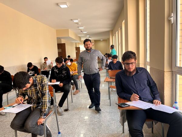 حال و هوای امتحانات نهایی در حوزه‌های دبیرستان‌های اصفهان