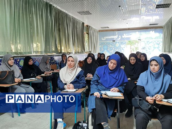 رابطان مشاوره صدای روشن آینده آموزش 