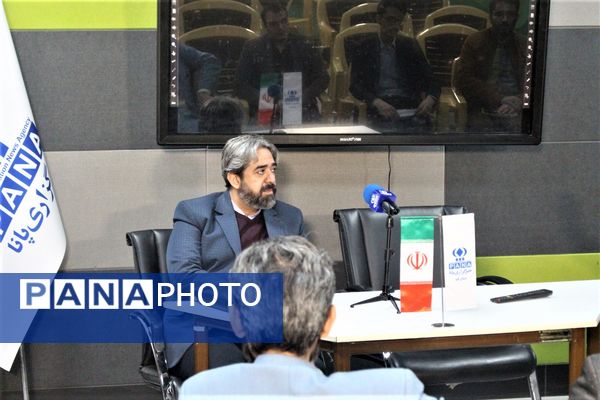 نشست صمیمی «محمد عکاف» با مدیران روابط عمومی نواحی آموزش و پرورش قم