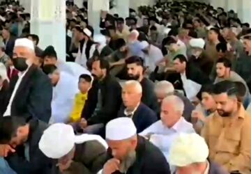 حضور باشکوه نمازگزاران در مصلی بزرگ شهرستان خواف برای اقامه نماز عید سعید فطر