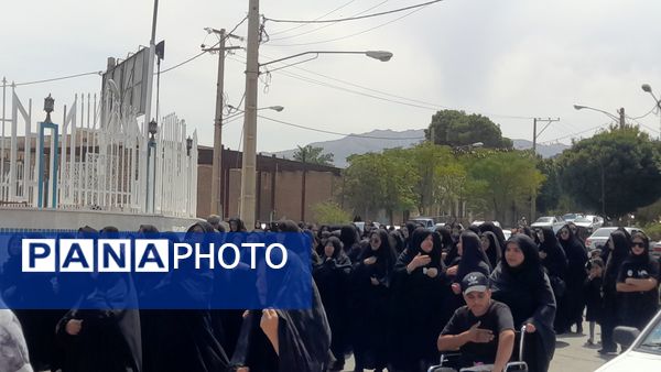 حضور مردم شهرستان نیم‌ور و محلات در پیاده‌روی جاماندگان اربعین