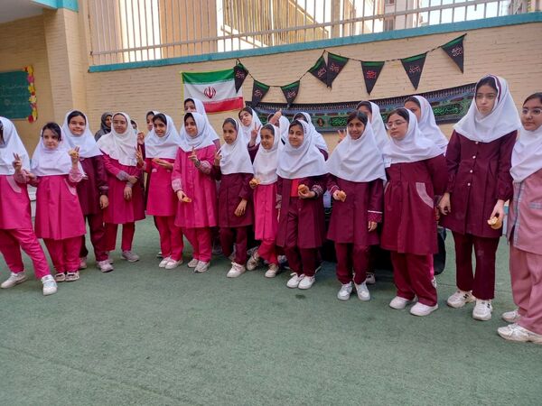 برپایی موکب عزاداری ایام فاطمیه در دبستان مریم بندرعباس