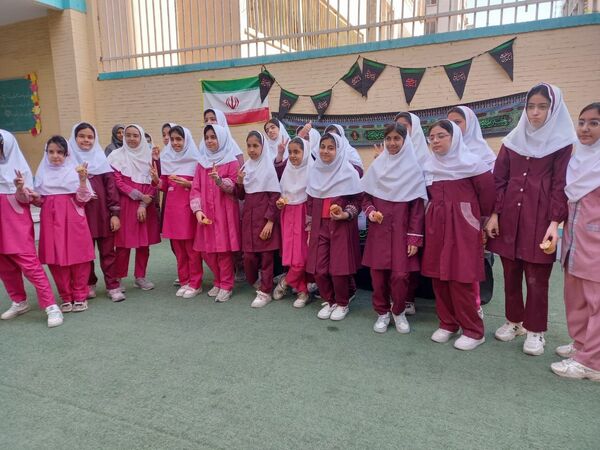 برپایی موکب عزاداری ایام فاطمیه در دبستان مریم بندرعباس