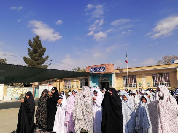 اقامه نماز باران  در دبستان ناهید نخودی 