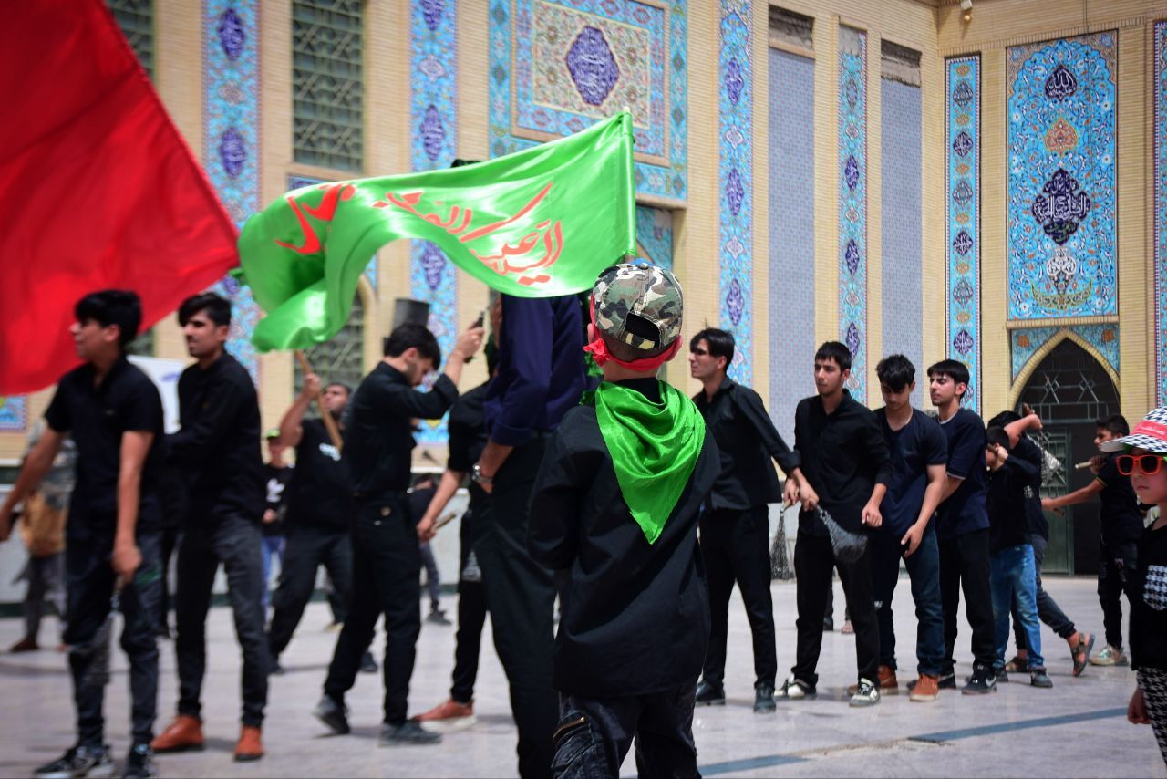 زابل در ماتم حسین؛ گلزار شهدا شهرستان زابل میزبان اشک و شور عزاداران حسینی