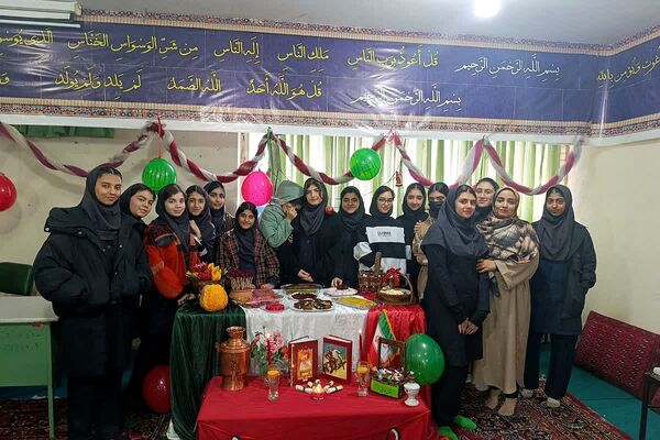 وقتی انارها لبخند زدند؛ یلدای دبیرستان ساره شورآفرین شد
