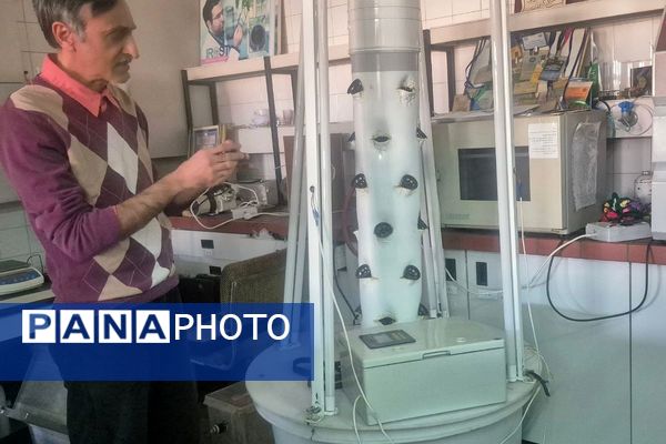 بازدید دانش‌آموزان فرزانگان۱ از مجتمع تحقیقاتی عصر انقلاب