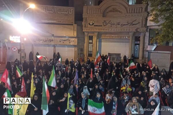 تجلیل مردمی از حماسه دفاع مقدس در فیروزکوه؛ حضور گسترده در سومین یادواره شهید گمنام