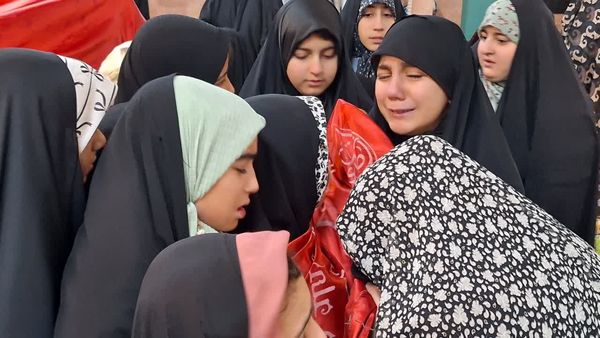 مراسم روز سوم اعتکاف دانش‌آموزان دختر در مسجدالنبی کرج