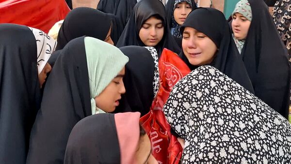 مراسم روز سوم اعتکاف دانش‌آموزان دختر در مسجدالنبی کرج