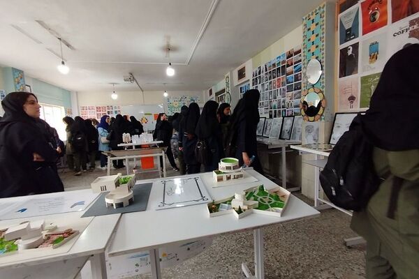 بازدید دانش آموزان پایه نهم آموزشگاه شهید خشکباری از هنرستان کار و دانش ولایت 