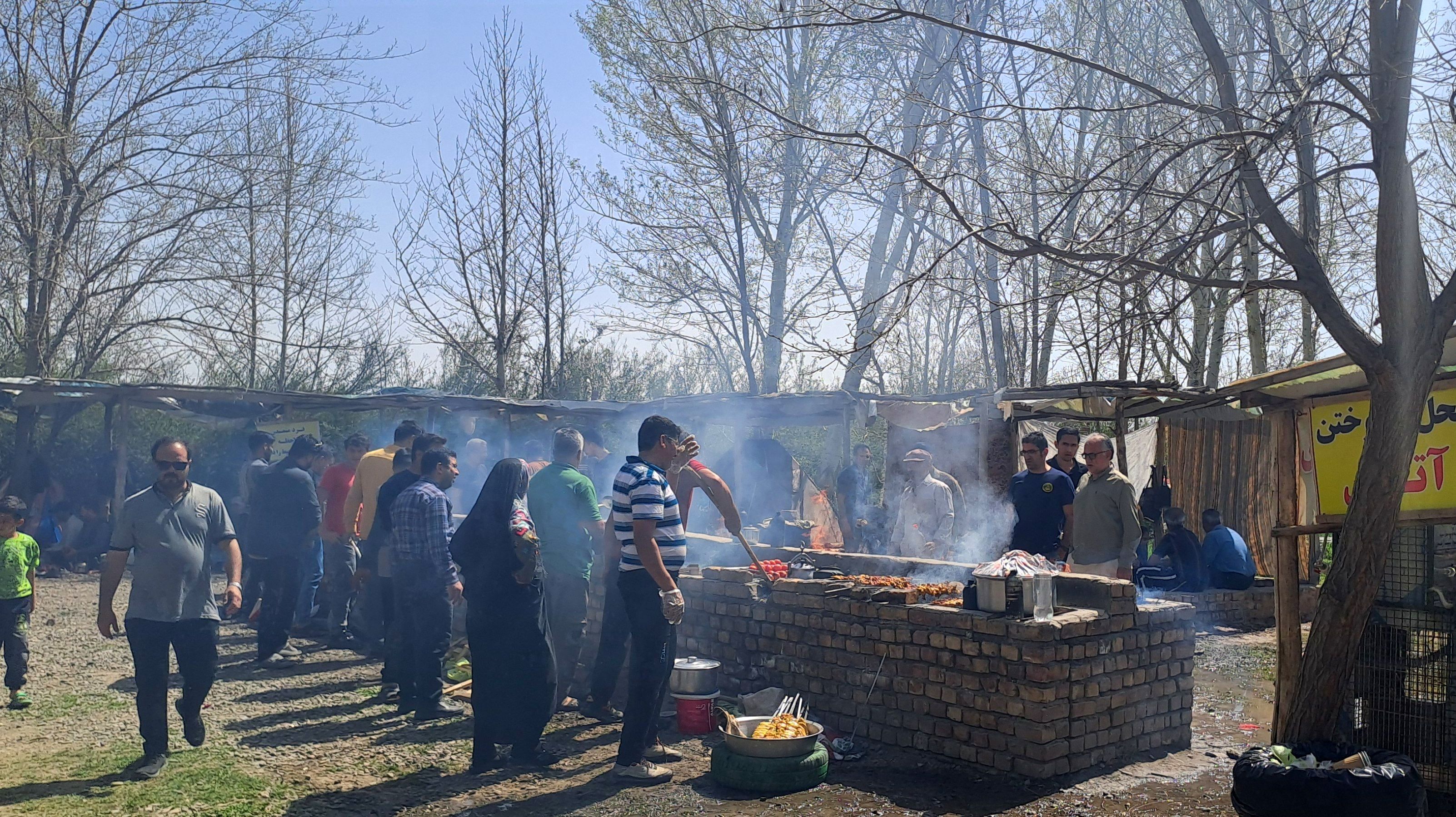 آیین باستانی سیزده بدر در دهکده ی  چوبی نیشابور