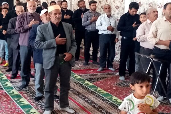 نماز جمعه در مسجد ابوالفضل شهر تیتکانلو