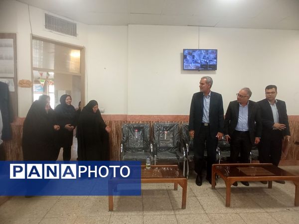 بازدید مدیر اداره ناحیه یک از دبیرستان گلشن آزادی