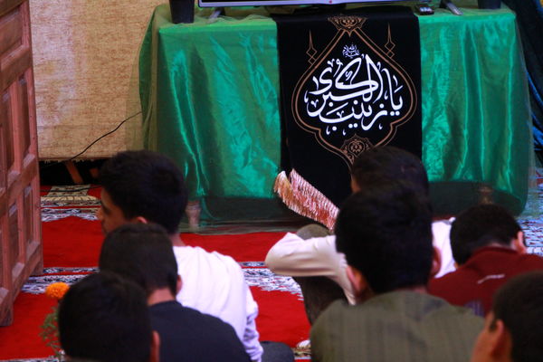 حضور خادمان رضوی در اعتکاف دانش‌آموزی فهرج