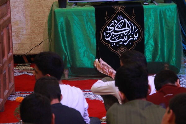 حضور خادمان رضوی در اعتکاف دانش‌آموزی فهرج