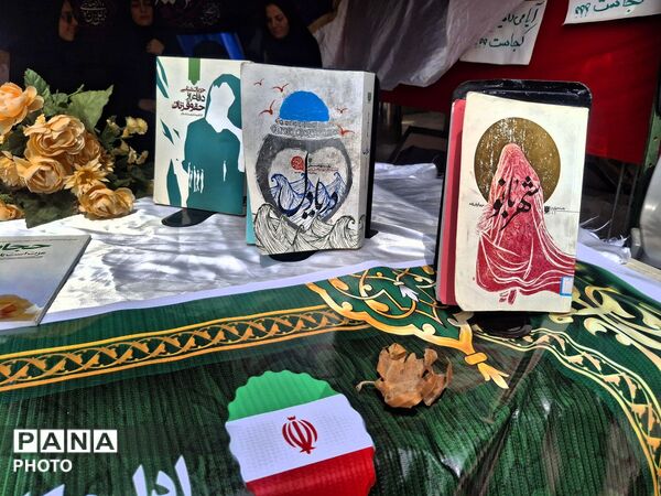 برپایی غرفه عفاف و حجاب در آموزش و پرورش تبادکان