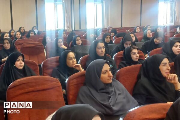 دوره آموزش و مهارت افزایی امداد و کمک های اولیه ویژه مربیان کودکستان در ناحیه دو شهرری