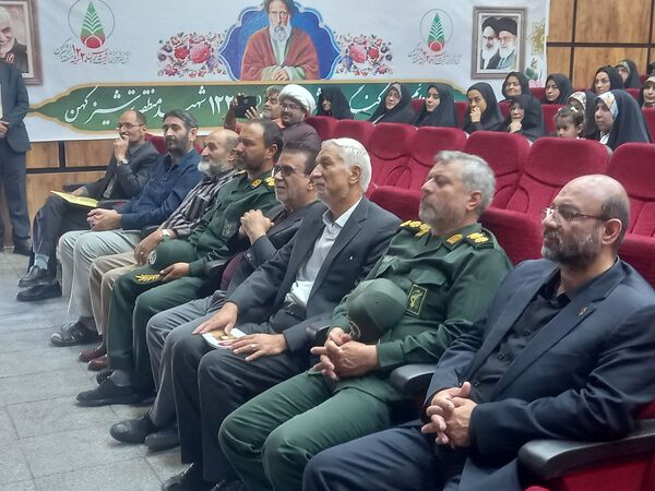 رونمایی از ۴ کتاب زندگینامه شهدای کاشمر