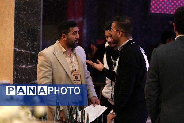 آیین تجلیل از قهرمانان ورزشی و علمی کمالشهر کرج