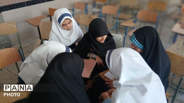 رقابت دانش‌آموزان ابتدایی در مسابقات احکام