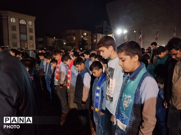 نماز جماعت بزرگ دانش‌آموزان مشهدی همزمان با اجلاس سراسری نماز 