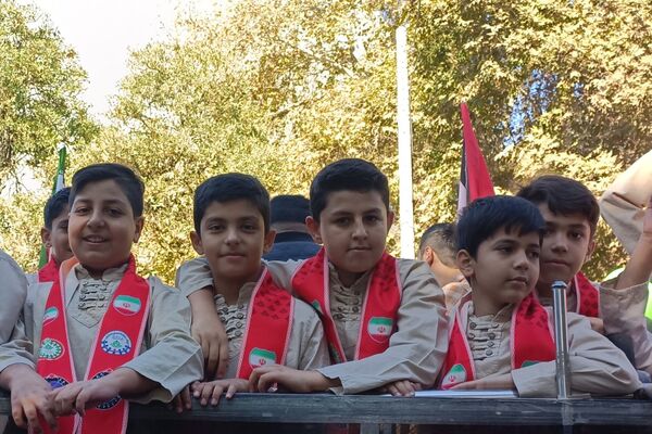 راهپیمایی سیزده آبان در شهرستان نیشابور