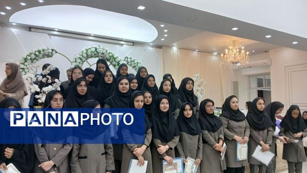  جشن ستارگان مدرسه نمونه اندیشه در شهرستان کاشمر