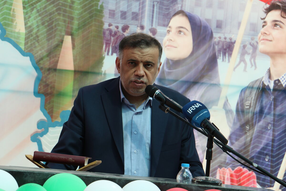 مسیر اقتدار آینده ایران از مدرسه، کلاس درس و دستان توانمند معلمان می‌گذرد