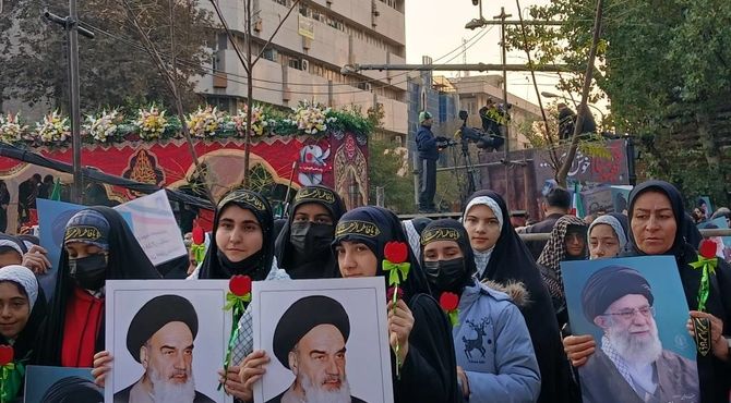 تشییع پیکر ۱۰۰ شهید گمنام در دانشگاه تهران