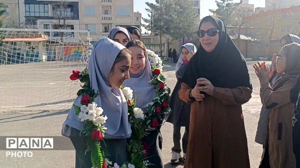  مراسم تجلیل از دانش‌آموزان برتر دبستان پنجم مهر