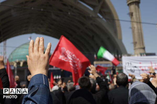 آخرین وداع ملت ایران با رهبر شهید 
