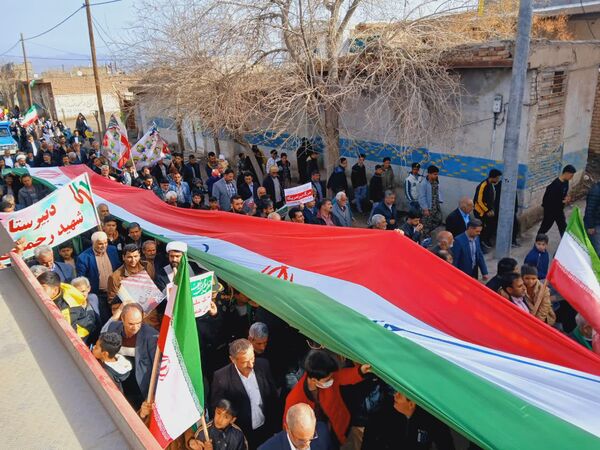 حضور باشکوه مردم کندر در راهپیمایی ۲۲ بهمن