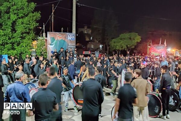 هیئت زنجیر زنی ابا عبدالحسین،  شب تاسوعا در شهر بار نیشابور 