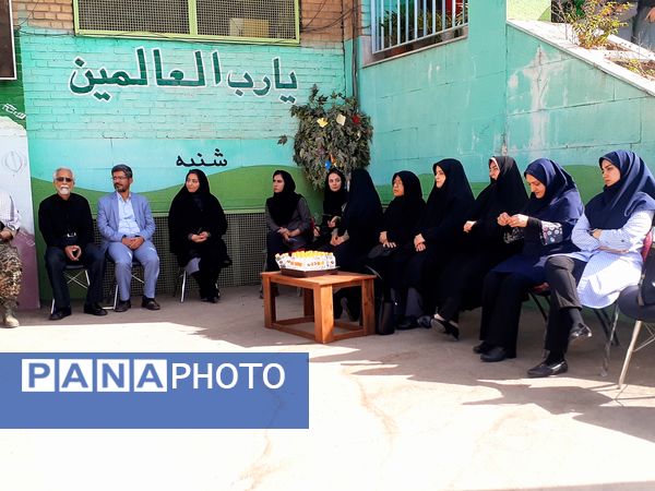 گرامیداشت هفته دفاع مقدس و زنگ مهر در مدرسه شایستگان