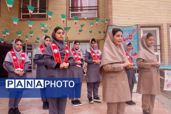 مدارس اسلامشهر یکصدا در جشن انقلاب 