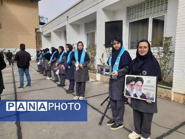 فرزانگان کوهدشت؛ روایت نخبگان از انقلاب در قاب «یاوران انقلاب »