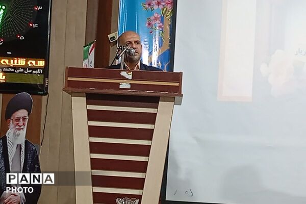 تقدیر از منتخبین مسابقات قرآن، عترت و نماز شهرستان شهریار 