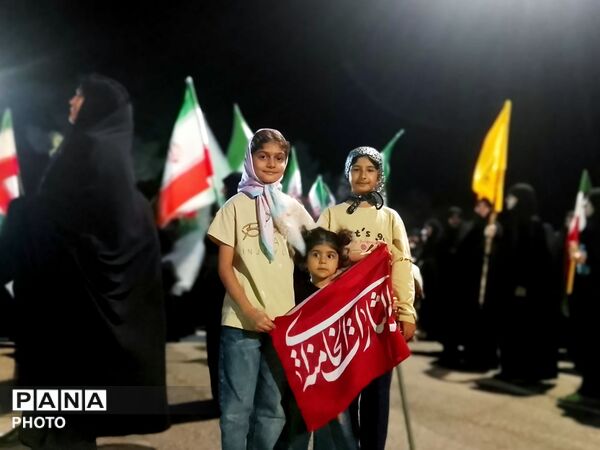 هم‌نوایی مردم رشتخوار در فراقِ رهبر شهید
